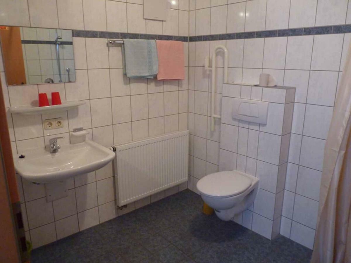 Gasthof-Pension-Metzgerei Jaeger Michelsneukirchen Buitenkant foto