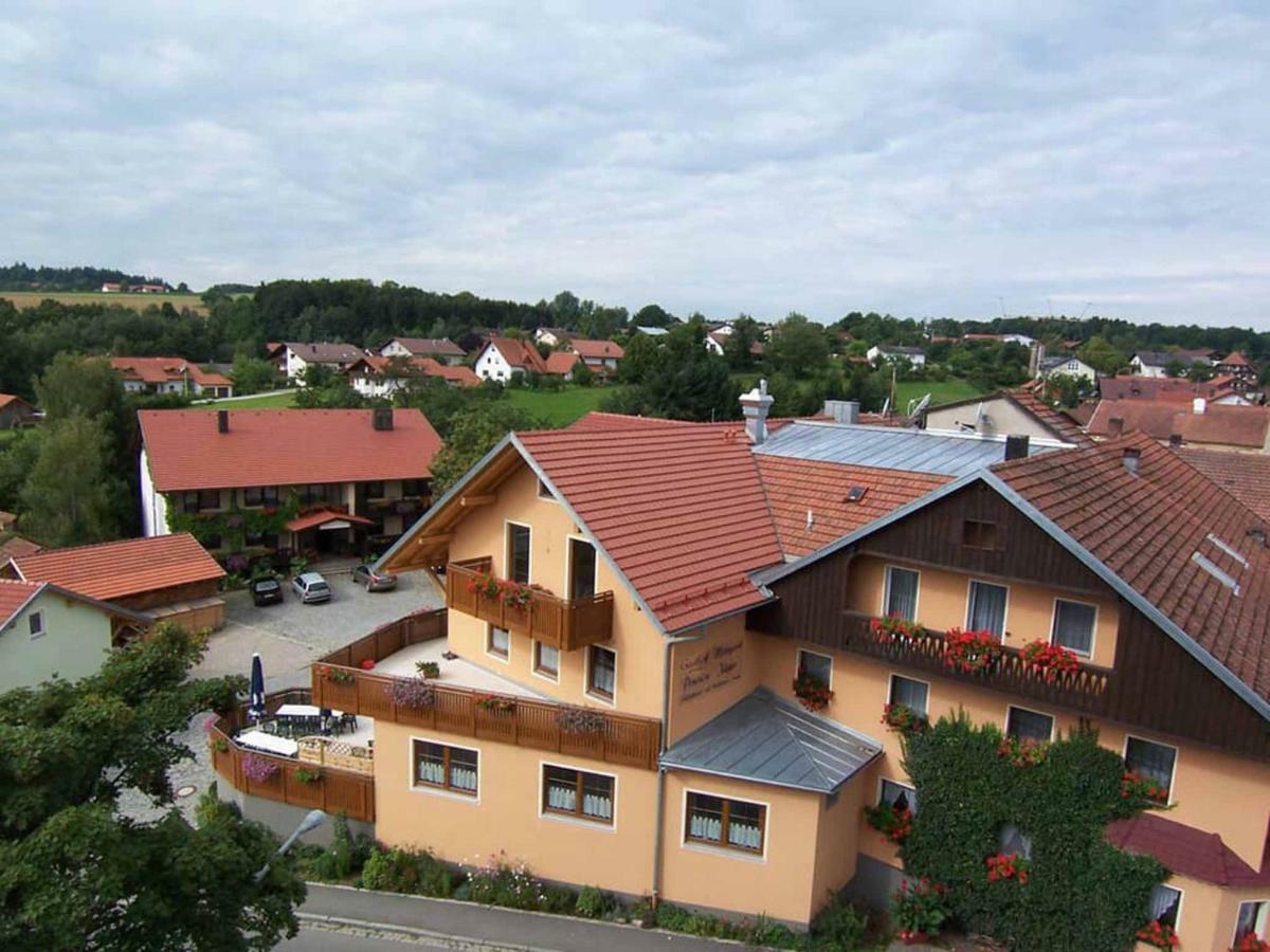 Gasthof-Pension-Metzgerei Jaeger Michelsneukirchen Buitenkant foto