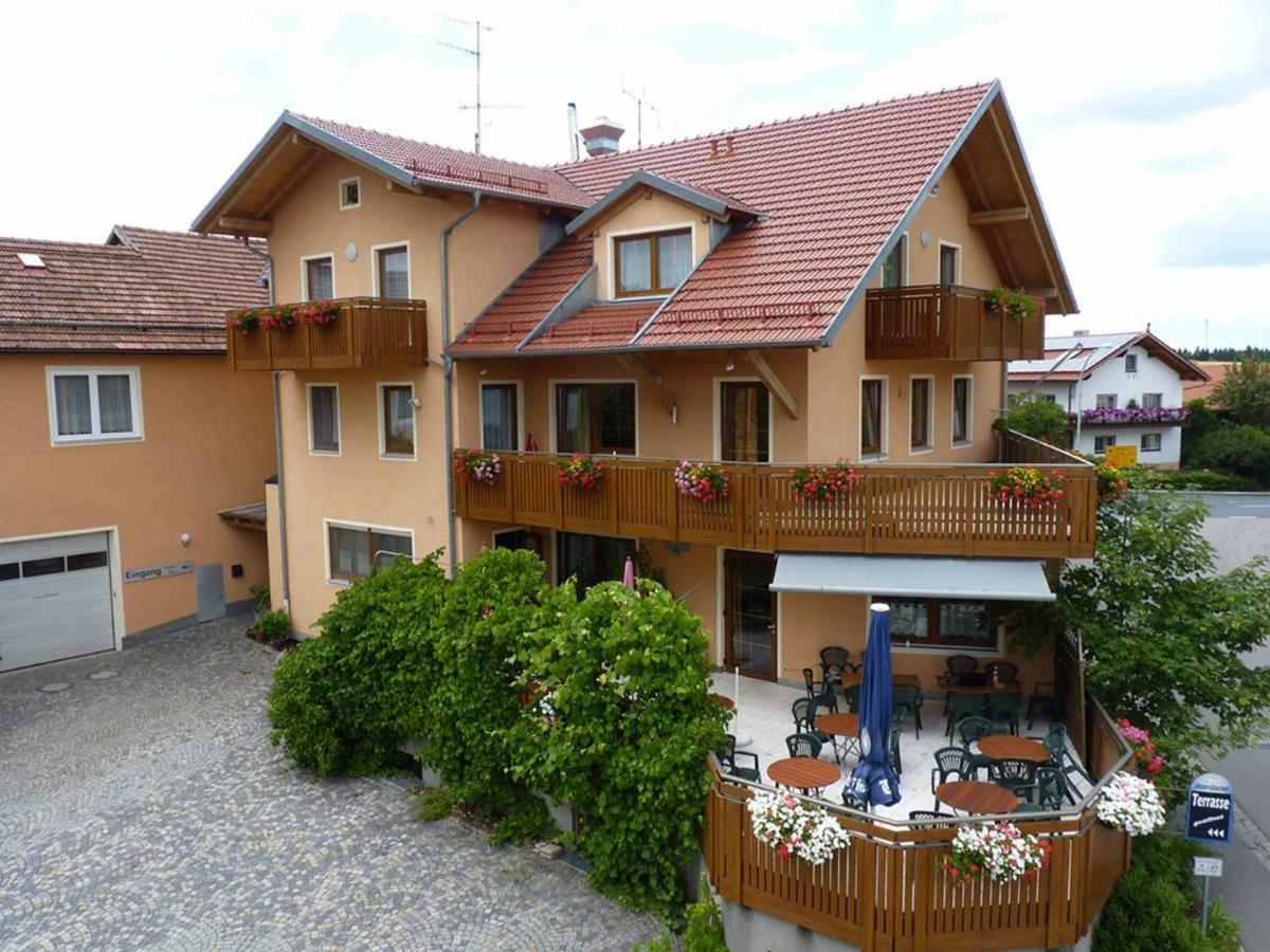 Gasthof-Pension-Metzgerei Jaeger Michelsneukirchen Buitenkant foto